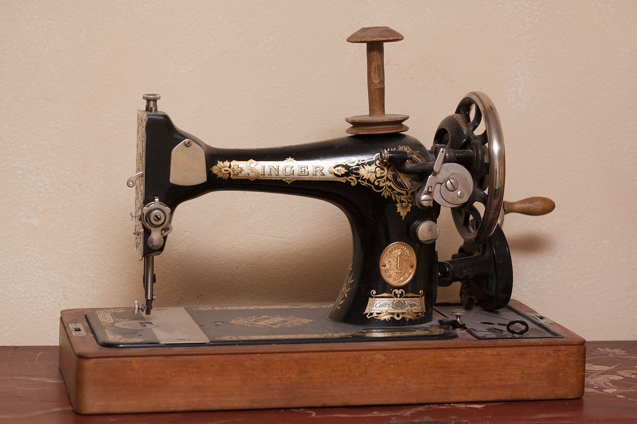 Vintage Singer Sewing Machine Value