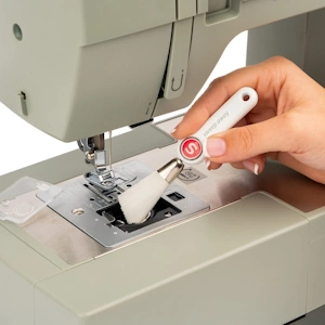 SINGER Angled Edge Lint Brush