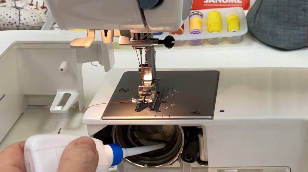 Step by Step Guide How To Oil a Sewing Machine